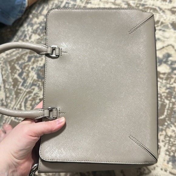 Like new Tory Burch crossbody - Picture 8 of 12